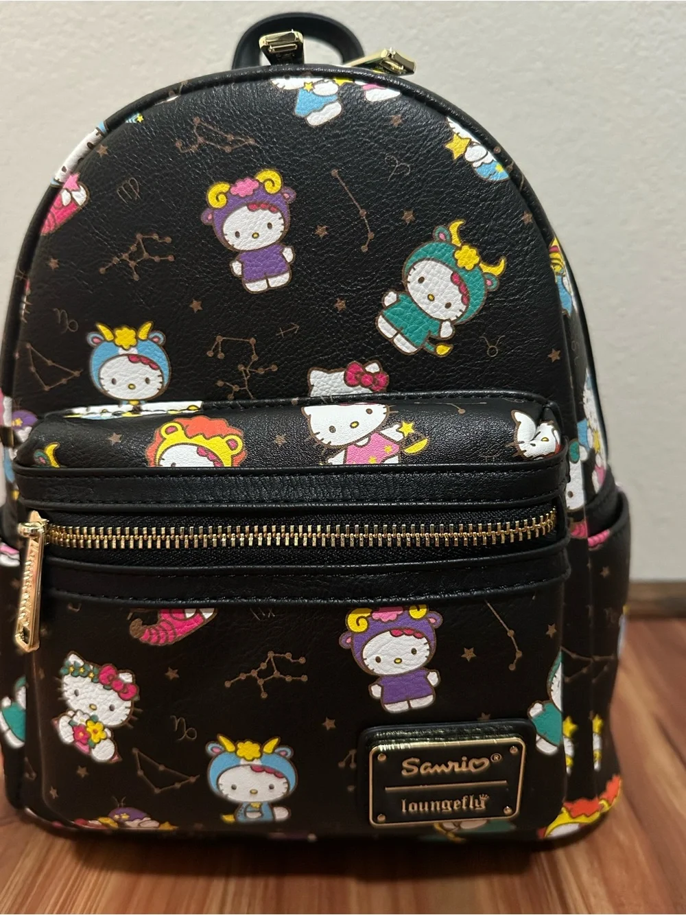 NWT Sanrio x Loungefly Hello Kitty Zodiac Mini Backpack in Black Multicolor - Picture 2 of 4